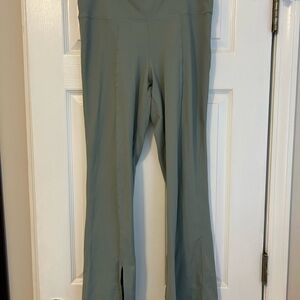 GAPFit Studio Sky High Flare Leggings in Sage Green